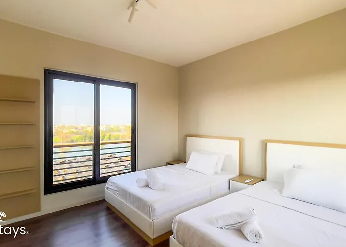 Villa Ollystays-lagoon & Golf Views, Shared Pool, Chic 4br Townhouse Hurghada