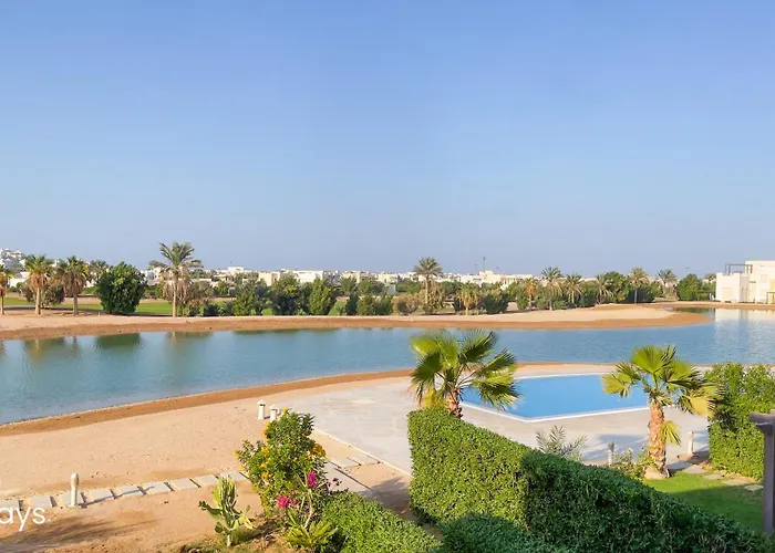 Villa Ollystays-lagoon & Golf Views, Shared Pool, Chic 4br Townhouse Hurghada