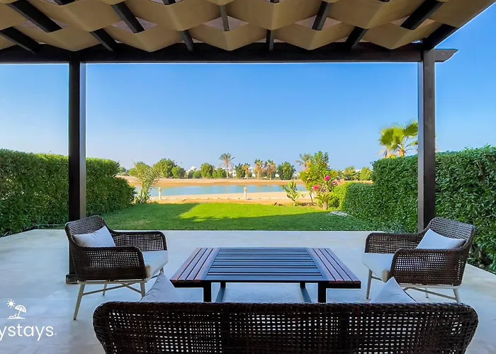 Ollystays-heated Jacuzzi, Lagoon & Golf, Chic 4br Townhouse Villa Hurghada