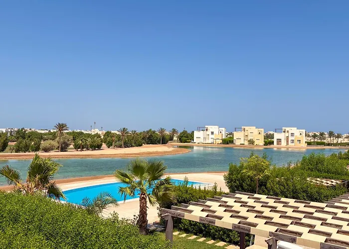 Ollystays-heated Jacuzzi, Lagoon & Golf, Chic 4br Townhouse * Hurghada