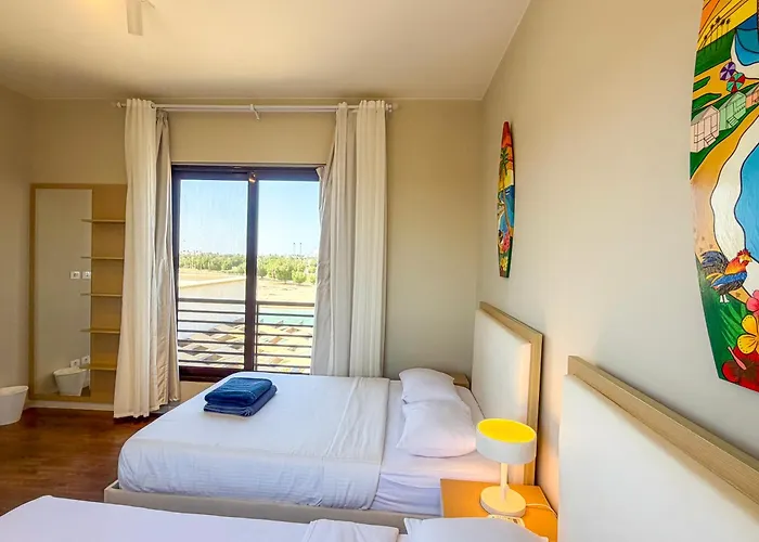 Ollystays-heated Jacuzzi, Lagoon & Golf, Chic 4br Townhouse Villa