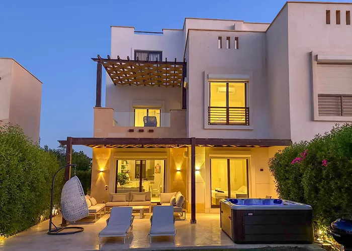 Ollystays-heated Jacuzzi, Lagoon & Golf, Chic 4br Townhouse Hurghada
